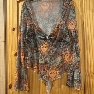 SHEIN 4XL Sun Patterned V-Neck Women Crop Top